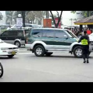 Filipino Traffic Cop Doing His Job Like A Boss