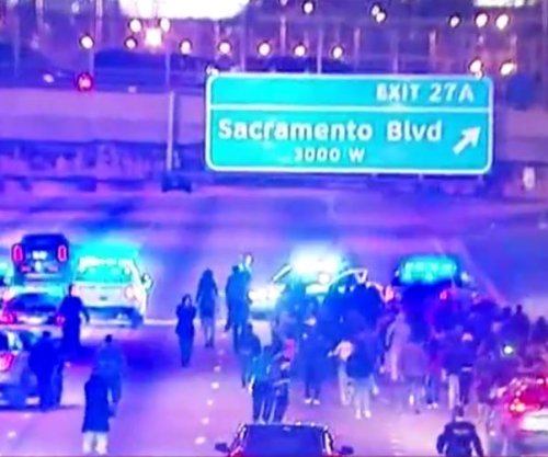 Black-Lives-Matter-shuts-down-Chicago-expressway-over-police-killing-of-teen.jpg