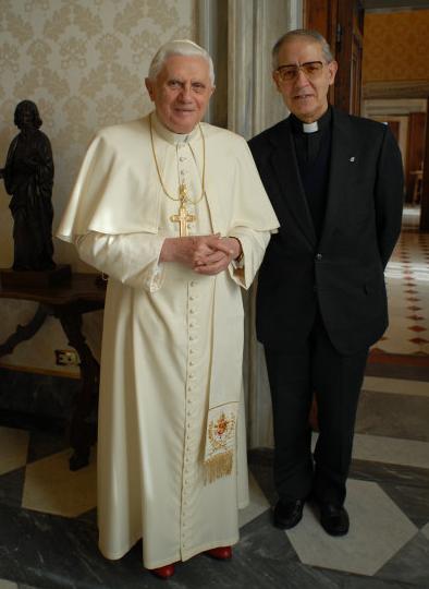 pope-ratzinger_and_adolfo-black-pope.jpg